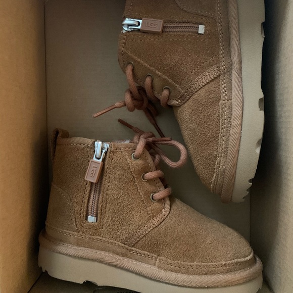 Toddler Uggs size 8c (chestnut) - Picture 4 of 7